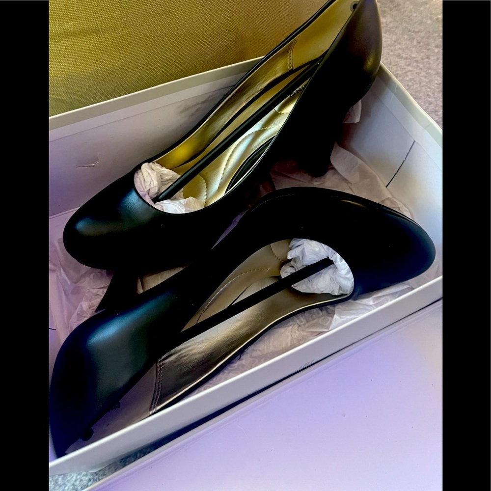 Women’s Black Heels
